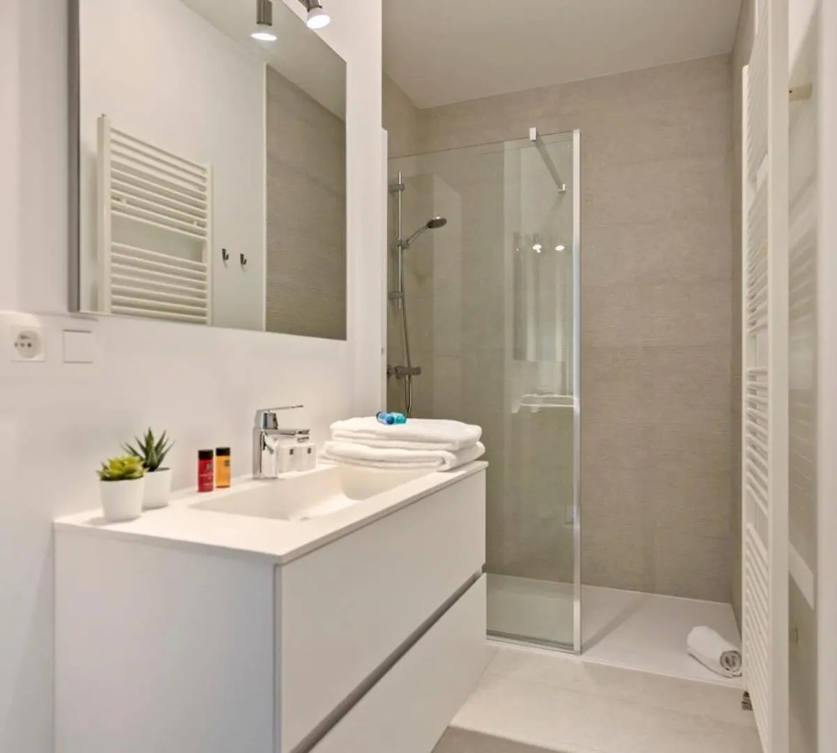 Spacious Apt Near The Beach In The Heart Of The Lively Ostend City Center Apartment