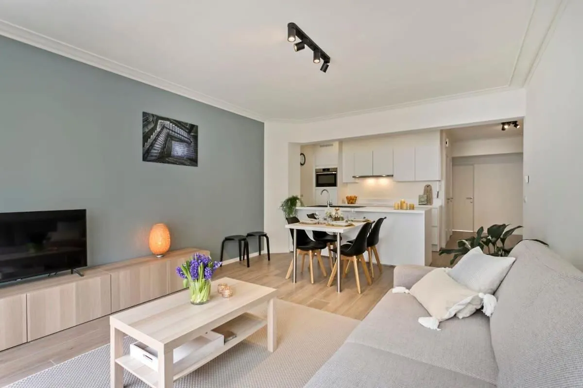 Spacious Apt Near The Beach In The Heart Of The Lively Ostend City Center Apartment